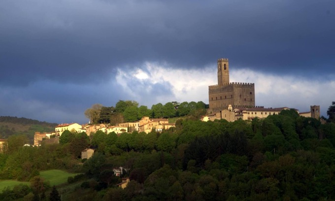 Porrena Apartamento | GUELFI 6, apartment in the heart of the historic center of POPPI casentino