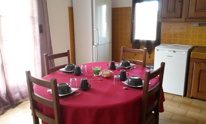 Saint-Victor-la-Coste Cabaña | INVITADO área de la abrazadera BIAU