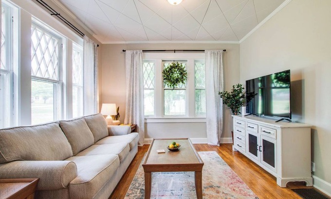 Murfreesboro Casa | GUEST FAVORITE 3-bed stone cottage home in Murfreesboro close to Nashville