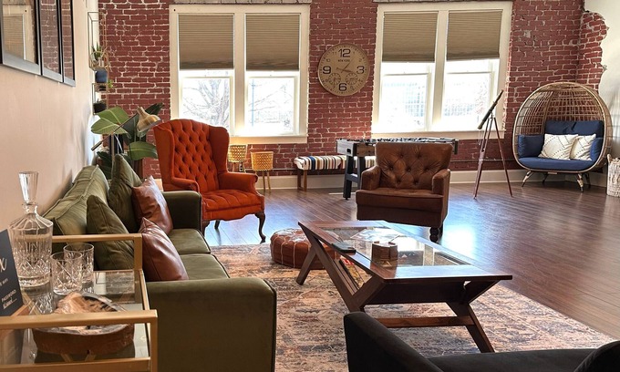 East Spencer Condominio | Guest Favorite! Spacious Loft Overlooking NC Transportation Museum