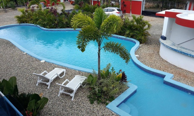 Urbanizacion Tavarez Apartamento | Condominio de 1 dormitorio para huéspedes en el centro de la ciudad, cerca de la playa