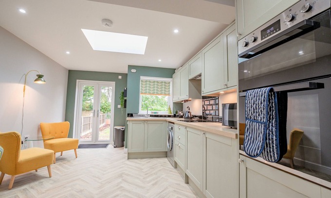 Pontrilas Casa | Guest Homes | Cosy Two Bed Home