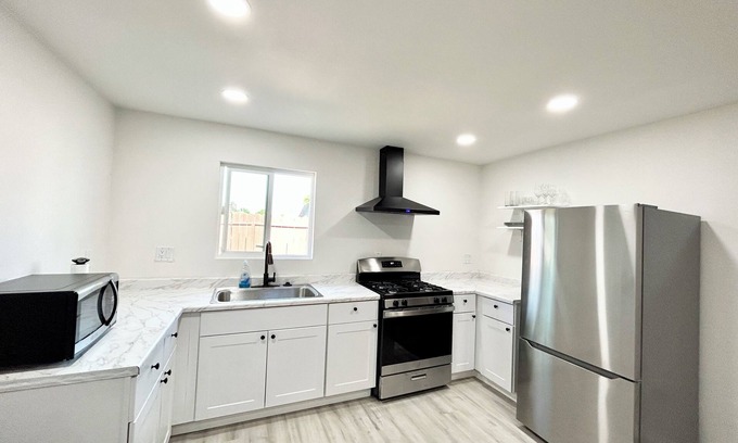 Norwalk Casa | Guest house 1bed-1bath in between DTLA and Orange County.