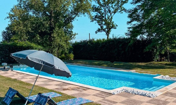 Angoume Casa | Guest House 'Chambre D'hote Albizia' with Mountain View, Wi-Fi and Air Conditioning