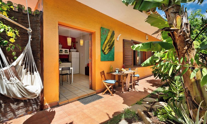 Bajamar Casa | Casa de huéspedes "Energy Garden" con vistas a la montaña, terrazas privadas y Wi-Fi