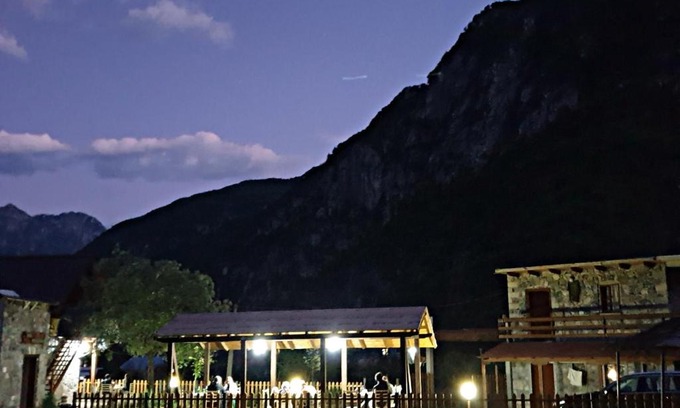 Theth Casa | Guest House Flodisa