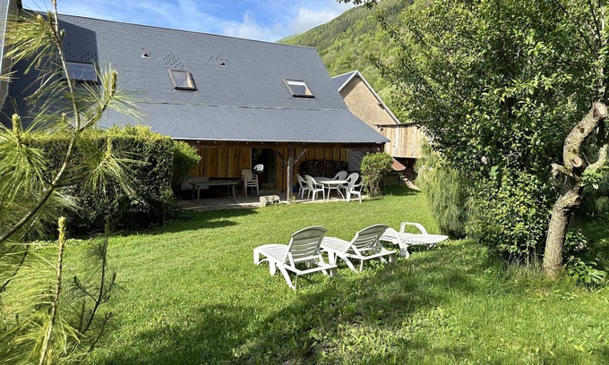 Saint-Jean-de-Vaulx Casa | Guest House 'Chambre 4' with Shared Terrace, Private Garden and Wi-Fi