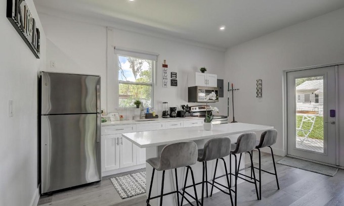 Bonita Springs Apartamento | Guest House In a Downtown Bonita Springs Compound
