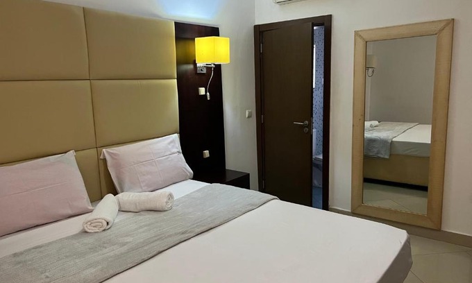 Luanda Hotel | Guest House La Plaza