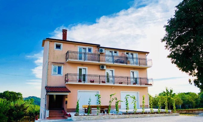 Golas Casa | Guest House Maxi