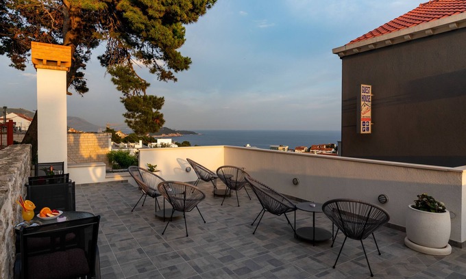 Montovjerna Casa | Guest House Nikolina