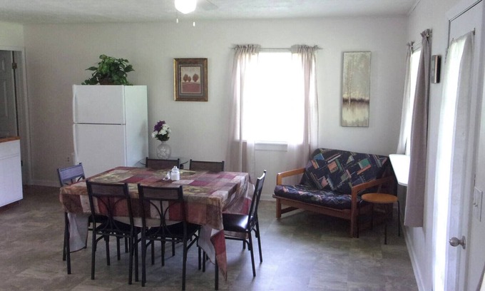 Centerville Casa | Guest House on Beautiful Cane Creek -- State Parks and Tennessee River Nearby