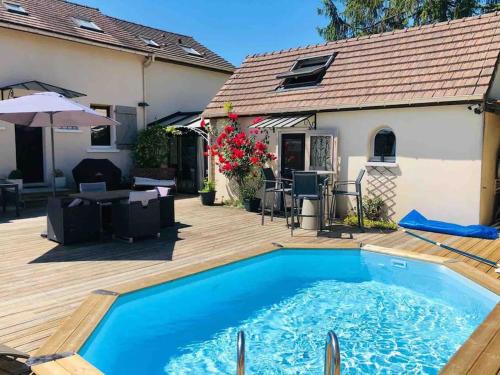 Dampmart Casa | Guest House proche Disneyland Paris Réouverture Piscine fin avril
