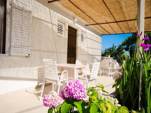 Molunat Apartamento | Guest House Rooms Rose - Romantic Double Room with Balcony and Sea View No 1