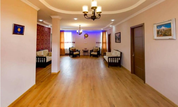 Gergeti Casa | Guest House Sandro