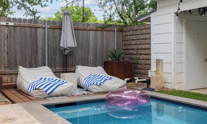 Blackshear-Prospect Hill Casa | Guest House + Shared Pool - Eastside Palm Flat!