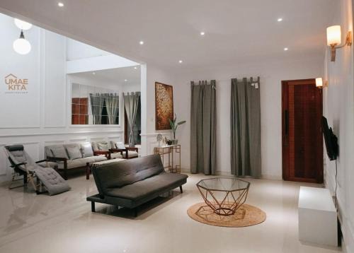 Indramaju Casa | Guest House Umae Kita