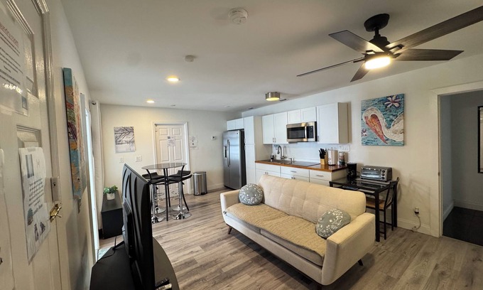 Mangonia Park Casa | Guest house West Palm Beach 1br/1 bath