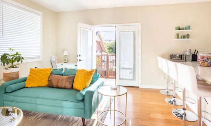 West University Apartamento | Guest House with 2 bedrooms, 1 bath, private garage - walking distance from UofA
