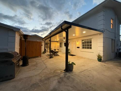 Mangonia Park Casa | Guest houses West Palm Beach 2BR or 1BR