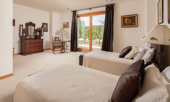 Junction Casa | Guest Lodge on the Johnson Fork of the Llano River