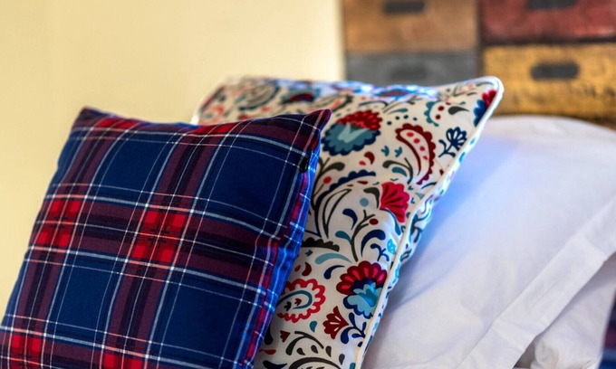 Saint-Pons Cama Y Desayuno | Guest Room 'La Forge' with Mountain View, Shared Pool and Wi-Fi