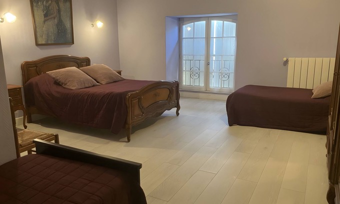 Segonzac Cama Y Desayuno | Casa de huéspedes 'Lavande 4 Personas' con piscina compartida, terraza compartida y Wi-Fi
