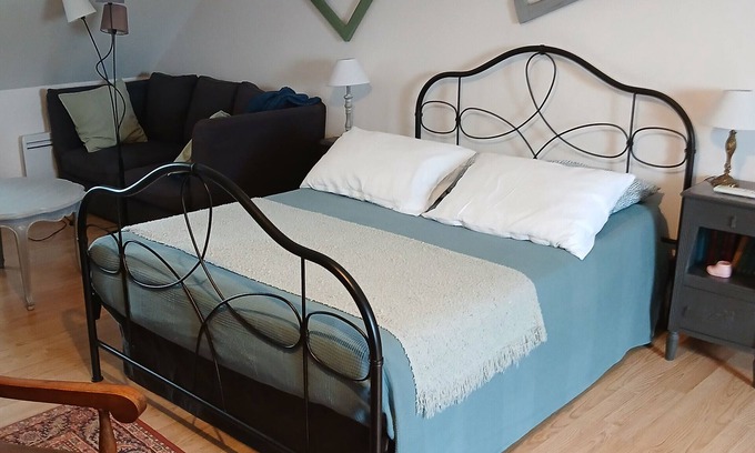 Saint-Aignan Cama Y Desayuno | Casa de huéspedes 'Orchidée 6p' con jardín compartido y Wi-Fi