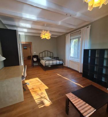 Tuchomerice Apartamento | Guest Rooms in Private Home by Airport, Shared Bath, Non-Smoking, Contactless Check-in, No Staff, Quiet Stay, Short Stay