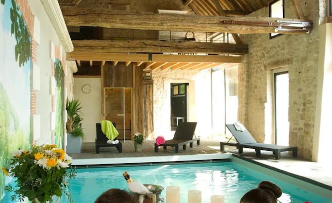 Noyant-et-Aconin Casa | Guest rooms with jacuzzi heated pool steam room private sauna Romance