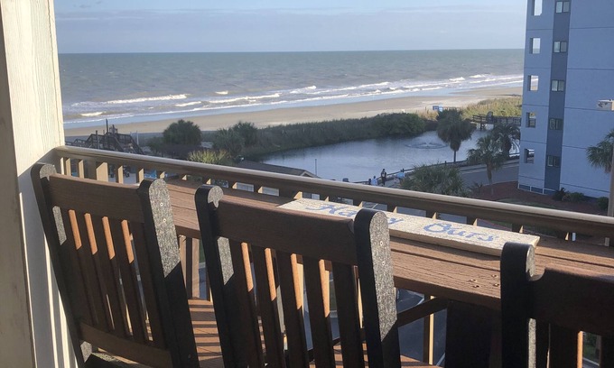 Myrtle Beach Complejo | Aún quedan fechas de agosto. ¡No te pierdas un gran condominio con una vista increíble!
