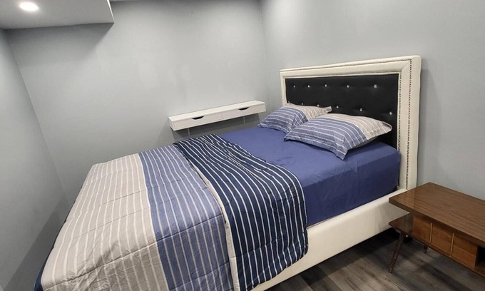 Churchill Meadows Apartamento | Guest Suite Apartment with Parking
