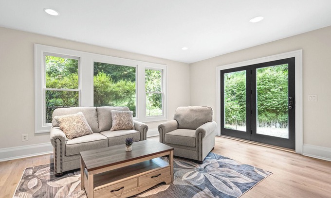 Chapel Hill Casa | Guest Suite by UNC w/ King Suite, Full Kitchen, Work Desk