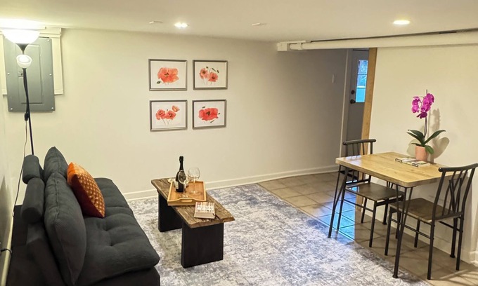 Phinney Ridge Casa | Guest Suite in Ballard