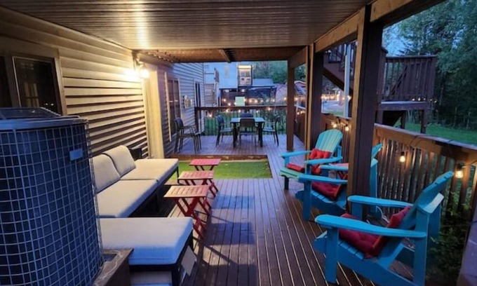 Fredericton Casa | Guest Suite—Pool Table, Full Kitchen, Deck