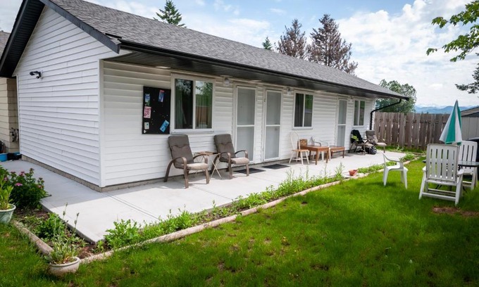 Abbotsford Casa | Guest Suite Private Retreat for 2 Guests With AC - 4 Units Available