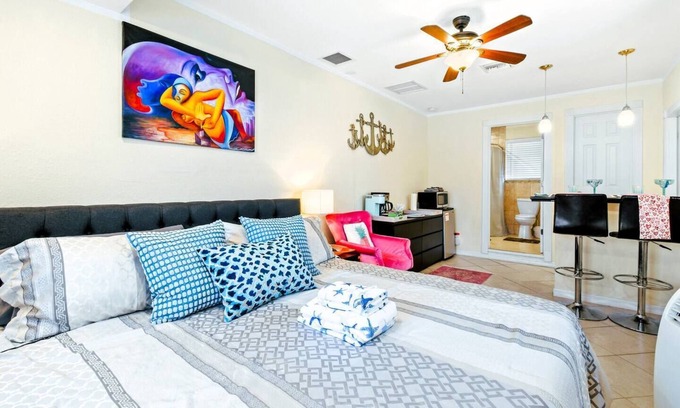Palm Beach Gardens Apartamento | Habitación grande con entrada privada fuera de PGA Blvd