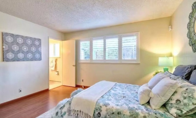 Edenvale Casa | Guest Unit 1 bedroom, 2-rooms, with private entrance and backyard