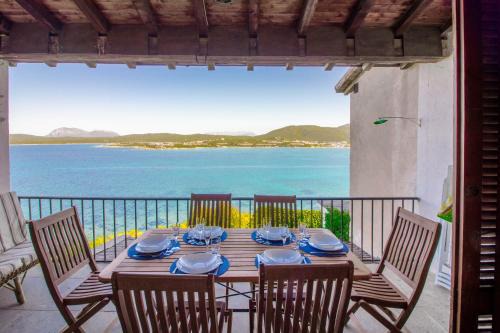 Golfo di Marinella Apartamento | GuestHost - Dreamy Sea View with Pool