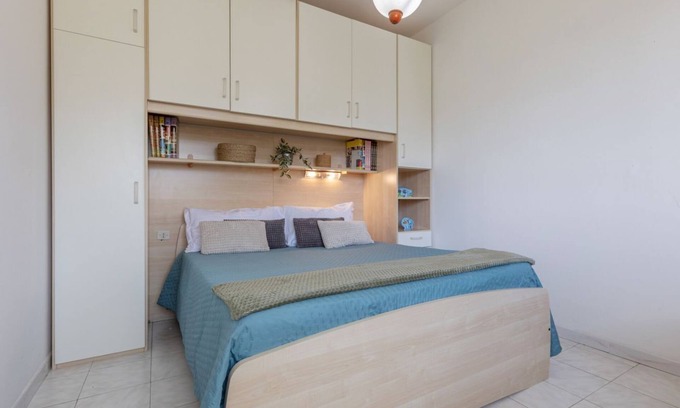Lido di Pomposa Apartamento | GuestHost - Lido Beach Escape with Balcony x5!