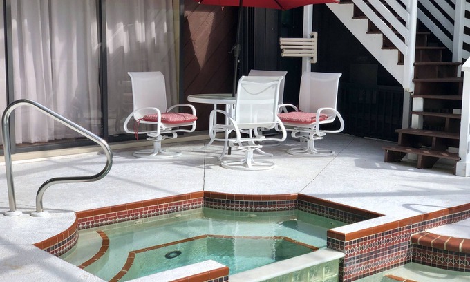 Buckingham Otro | Guesthouse at a Tropical Fruit Farm and Horse Ranch