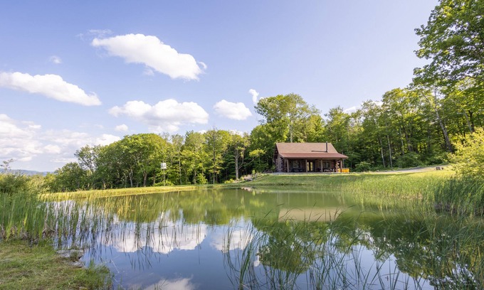 Mount Washington Cabina | Guesthouse Cabin vacation rentals in Berkshire County
