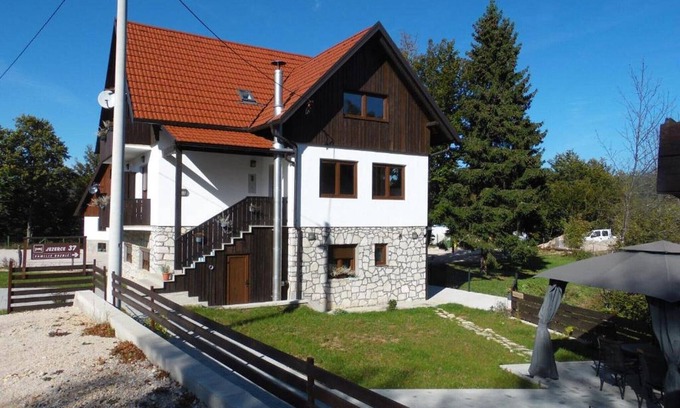 Jezerce Casa | Guesthouse Family Bosnic - Double Room with Balcony - 3 - 4