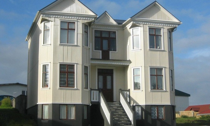 Vestmannaeyjar Casa | Guesthouse Hóll
