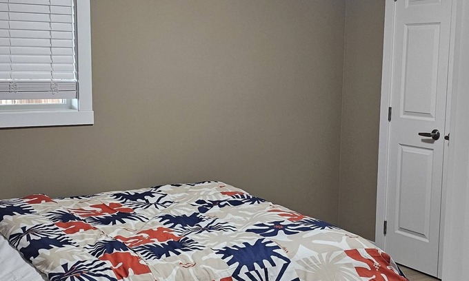 Airdrie Apartamento | Guesthouse in Airdrie-South West