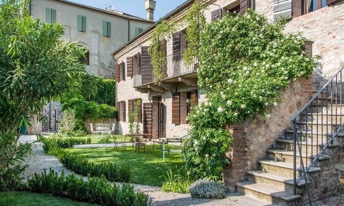 Arqua Petrarca Apartamento | Casa de huéspedes de un castillo con piscina climatizada
