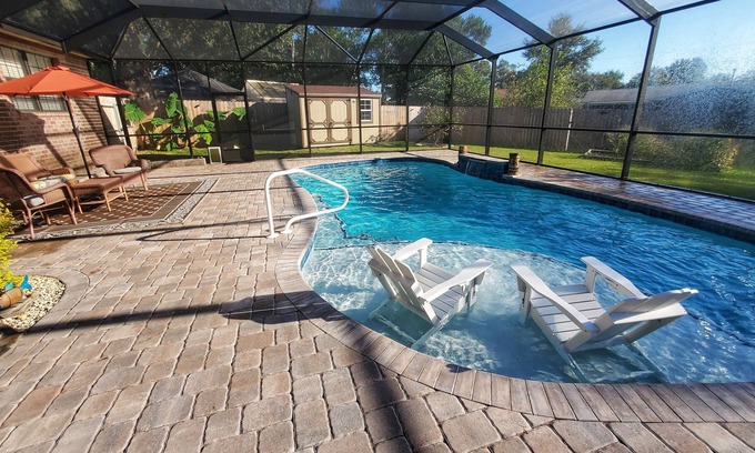 Northwest Pensacola Cabaña | Guesthouse -Pet Friendly, Heated Pool, Hot Tub, Fenced Yard