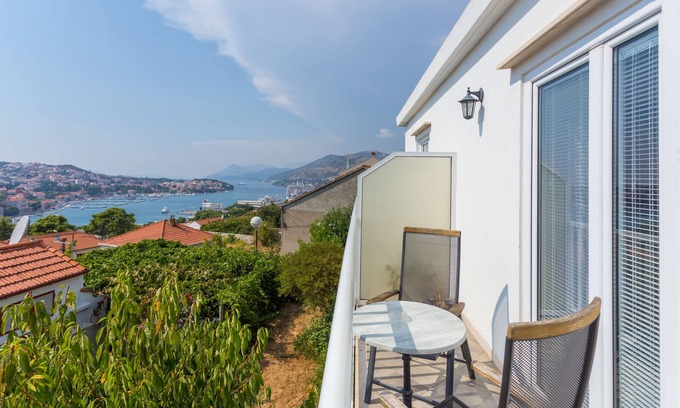 Montovjerna Casa | Guesthouse S&L