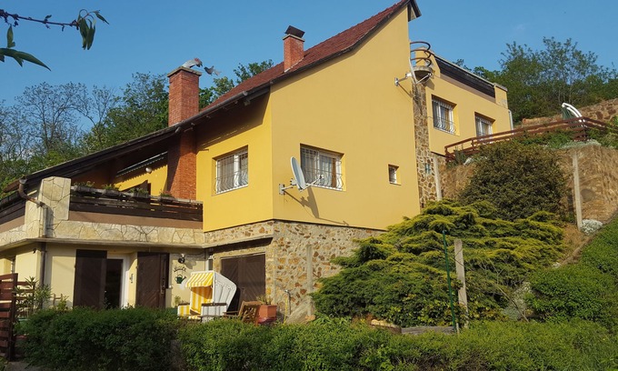 Sukoro Casa | Casa con lago en el Lago Velence, romántica cabaña máx. 12 personas