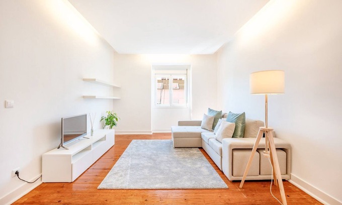 Sao Joao de Deus Apartamento | GuestReady - Vistas a la ciudad y confort en Arroios